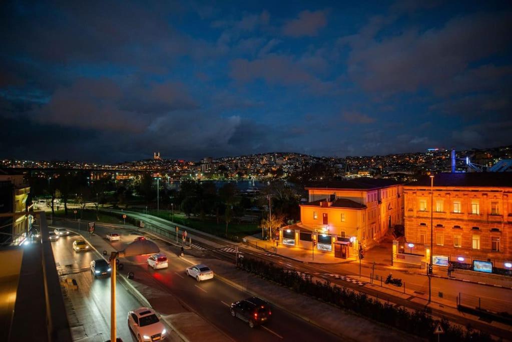 Appartement Waterfront By The Tram - Terrace With Dome & Golden Horn View In Fatih *