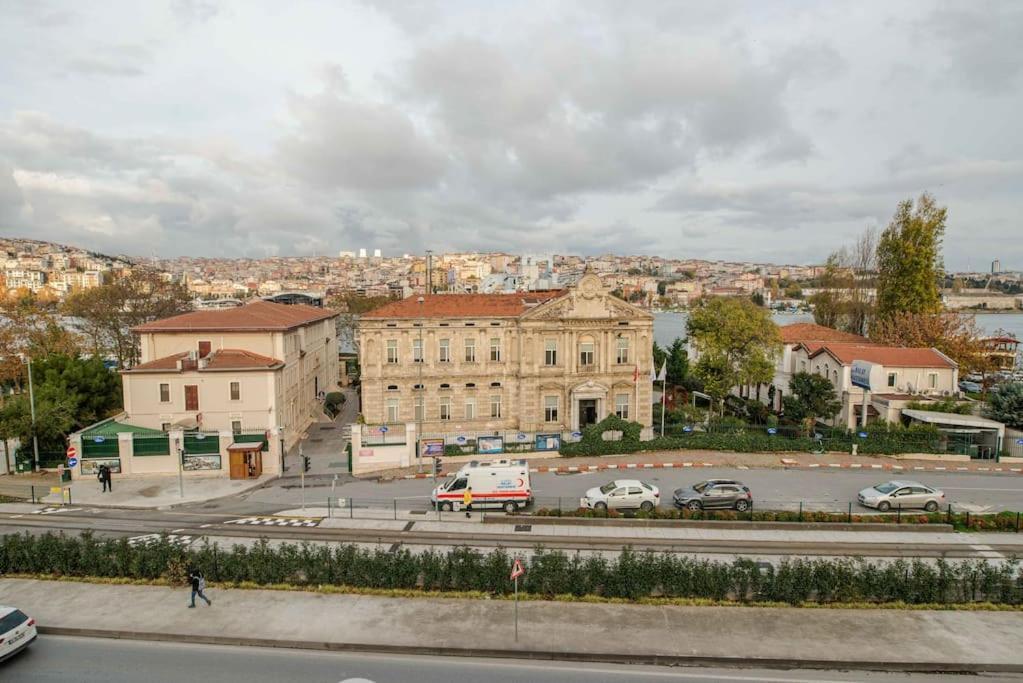 Waterfront By The Tram - Terrace With Dome & Golden Horn View In Fatih Appartement Istambul